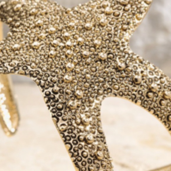 Gold Tone Starfish Cuff | Bangle Bracelet - Picture 3 of 6
